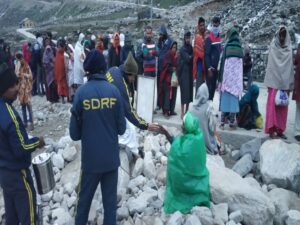 Kedarnath Dham: यात्रा मार्ग पर तीर्थयात्रियों के लिए देवदूत…डीडीआरएफ, एसडीआरएफ इस तरह हैं अलर्ट, तस्वीरें